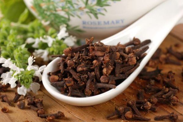 clove against worms and parasites in humans
